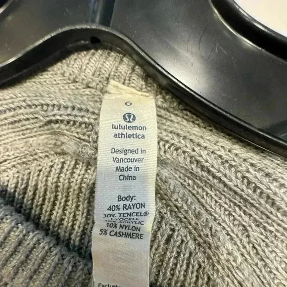 Lululemon women gray knit sweater thumb holes curved hem size 6 perfect! - Picture 9 of 15